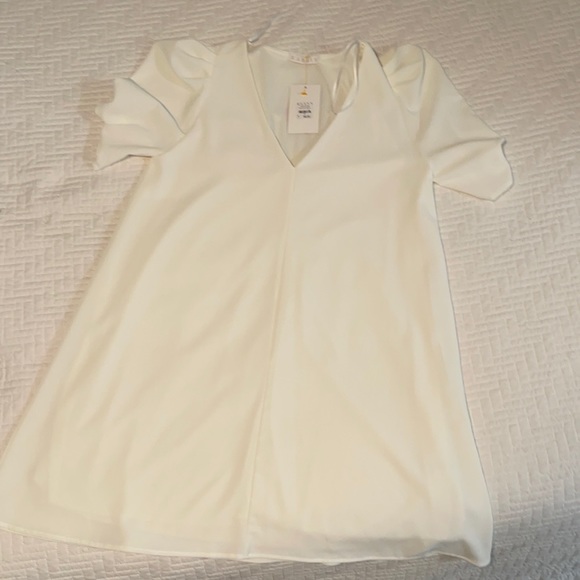 Size small karlie white dress NWT - Picture 2 of 4